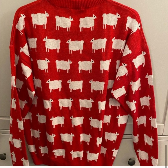 Famous Diana Sheep Sweater - Picture 12 of 14